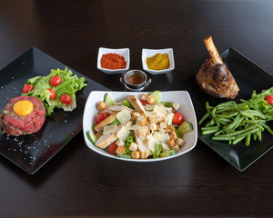 Set of dishes
