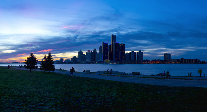 DETROIT, MI - SEPTEMBER 23, 2015: Panoramic view of Detroit skyline with the world headquarters for General Motors Corporation, situated along the Detroit River.