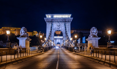 Most Łańcuchowy w Budapeszcie nocą - obrazy, fototapety, plakaty