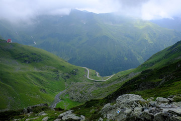 Rumunia, Karpaty Rumuńskie - Góry Fagaras, zejście do szosy transfogaraskiej w Górach Paltinu