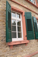 Obraz premium Green Window Shutter