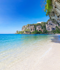 Fototapeta premium Popular travel tropical karst rocks perfect for climbing Tonsai Beach, Krabi province, Thailand