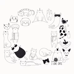 Sierkussen Set van leuke grappige zwart-wit doodles van verschillende katten. Rond frame met kopie ruimte. Geïsoleerde objecten. Hand getekend vectorillustratie. Lijntekening. Ontwerpconcept voor poster, t-shirt print. © Maria Skrigan