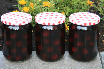 Eingemachte Süßkirschen