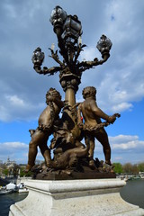 Obraz premium Details of the iconic Pont Alexandre III over the Seine in Paris