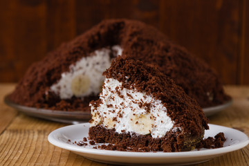 Smooth pie cake with banana and whiped cream