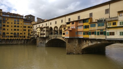Fototapeta na wymiar ponte vecchio in Florenz, Italien