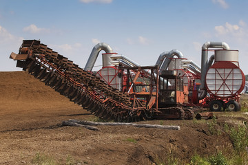 Special machine for peat extraction