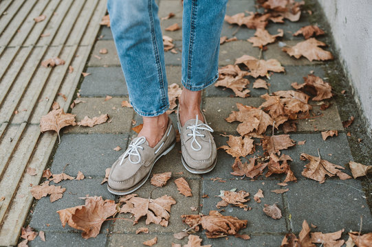 Woman wearing jeans and topsiders