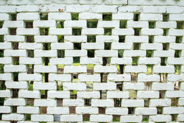 Staggered white brick wall - obrazy, fototapety, plakaty