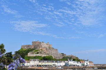Obraz premium One of the world’s finest examples of a medieval castle. Gorey. Jersey, UK