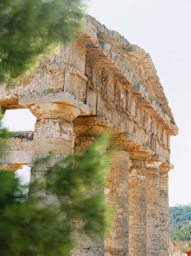 Facade of Segesta temple