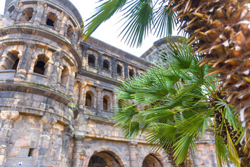 Obraz premium historic porta nigra gate in trier germany