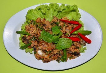 สลัดปลาสลัดรสเผ็ด.