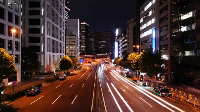 東京夜景・タイムラプス・大都会の幹線道路