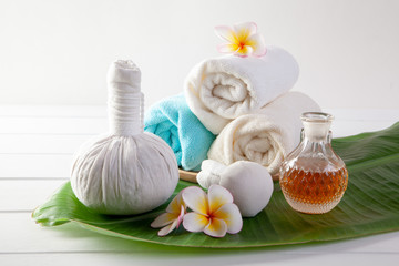 Obraz na płótnie Canvas Soft and select focus Spa massage compress balls, herbal ball and treatments spa ; Spa Thailand.