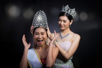 put Diamond Crown on Final Winner latest year Miss Beauty Queen Pageant © Jade