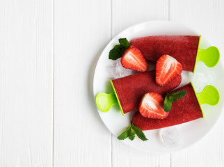 homemade strawberry ice cream