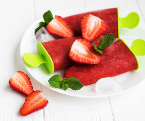 homemade strawberry ice cream