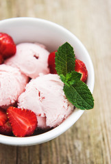 Strawberry ice cream