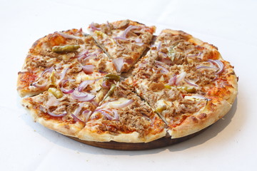 Pizza mit Thunfisch und Käse