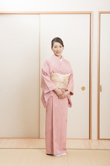 着物を着ている女性
