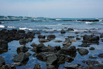 Jujudo is one of the most popular sites because of warm, fresh air, splendid sceneries, First of all, peoples are generous. The harmony of mountain and sea get abreast of other foreign tourist spots.