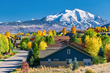 Fototapeta premium Residential neighborhood in Colorado at autumn