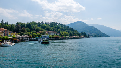 Fototapeta premium Ferry is mooring at Bellagio, on Lake Como