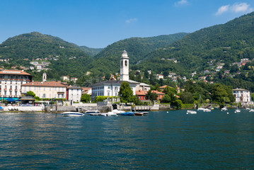 Fototapeta na wymiar small village on Lake Como seen from the boat
