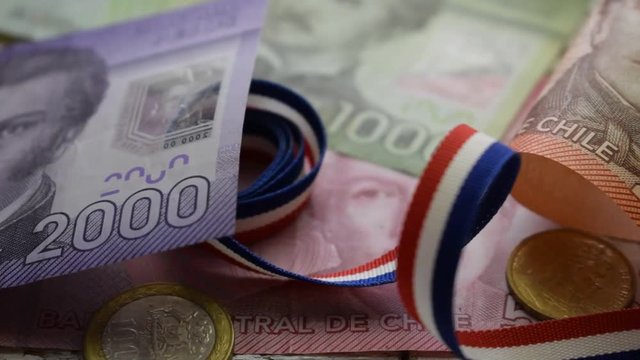 Silvana Comugnero Peso moneda de Chile Chileense Չիլիական պեսո Money &Pi;έ&sigma;&omicron; &Chi;&iota;&lambda;ή&sigmaf; Chilenischer movie pesos video Чилийское песо Currency Clp بيزو تشيلي Chilean