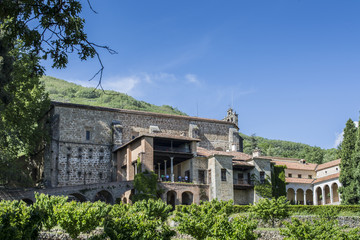 Fototapeta na wymiar Real Monasterio de Yuste en la provincia de Cáceres, Extremadura, España