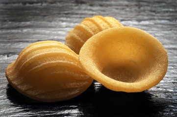 Orecchiette pugliesi أوريكيته オレッキエッテ Cucina italiana 猫耳朵  意大利 la Pasta Puglia Italienische Küche Gastronomía de Italia Italian cuisine Italienska köket italienne Comida sounding 