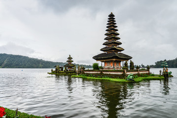 Pura Ulun Danu Bratan, Hindu temple