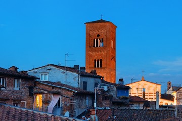 Lucca Tower of Chiesa San Pietro night