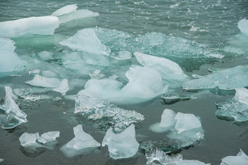 Icebergs em Jökulsárlón, um lago glaciar na Islândia