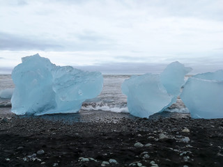 Icebergs em Jökulsárlón, um lago glaciar na Islândia