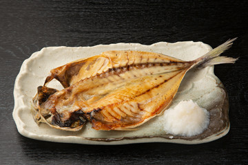 鯵の干物の焼き魚