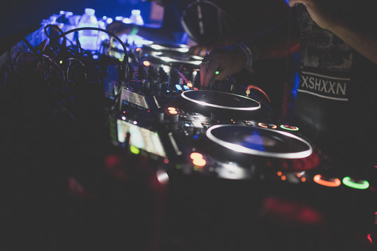 CDJ's ONE