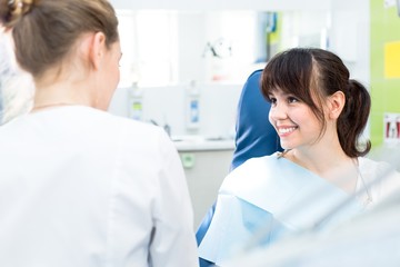 Obraz premium Visit to the dental clinic