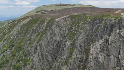 Kopuła szczytu  Łabskiego Szczytu w Karkonoszach. Sudety. Polska. Europa © Marian
