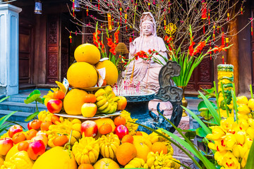 Fototapeta na wymiar Fruits sacrifice in the One Pillar Pagoda, Hanoi in Vietnam