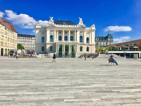 Z&uuml;rich stadt in der schweiz im Sommer