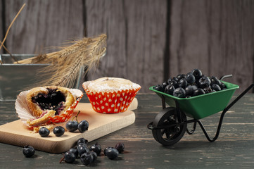 pieczone babeczki z jagodami © iwona666