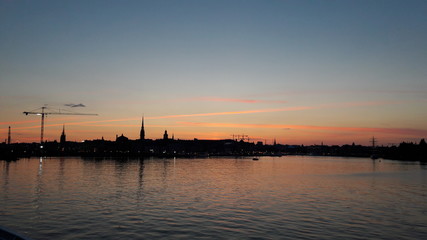Fototapeta na wymiar coucher de soleil sur Stockholm