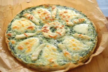 Homemade Spinach Quiche Tart with mozzarella cheese