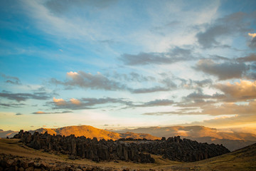 Naklejka premium atardecer en Hatumachay huaraz