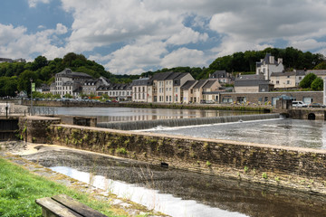 Fototapeta premium Chateaulin across the river