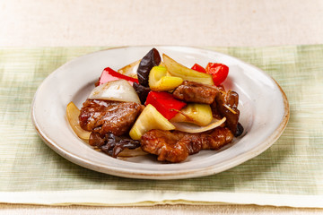 豚肉の黒酢炒め　日本の家庭料理