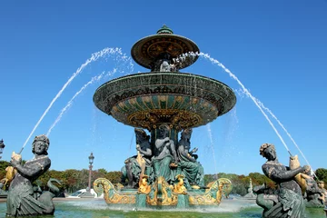 Papier Peint photo Fontaine Fountain on Place de la Concorde in Paris, France